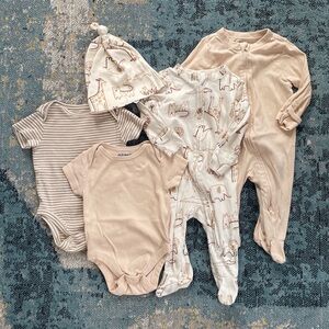 Old Navy 6-9M Bundle Girls